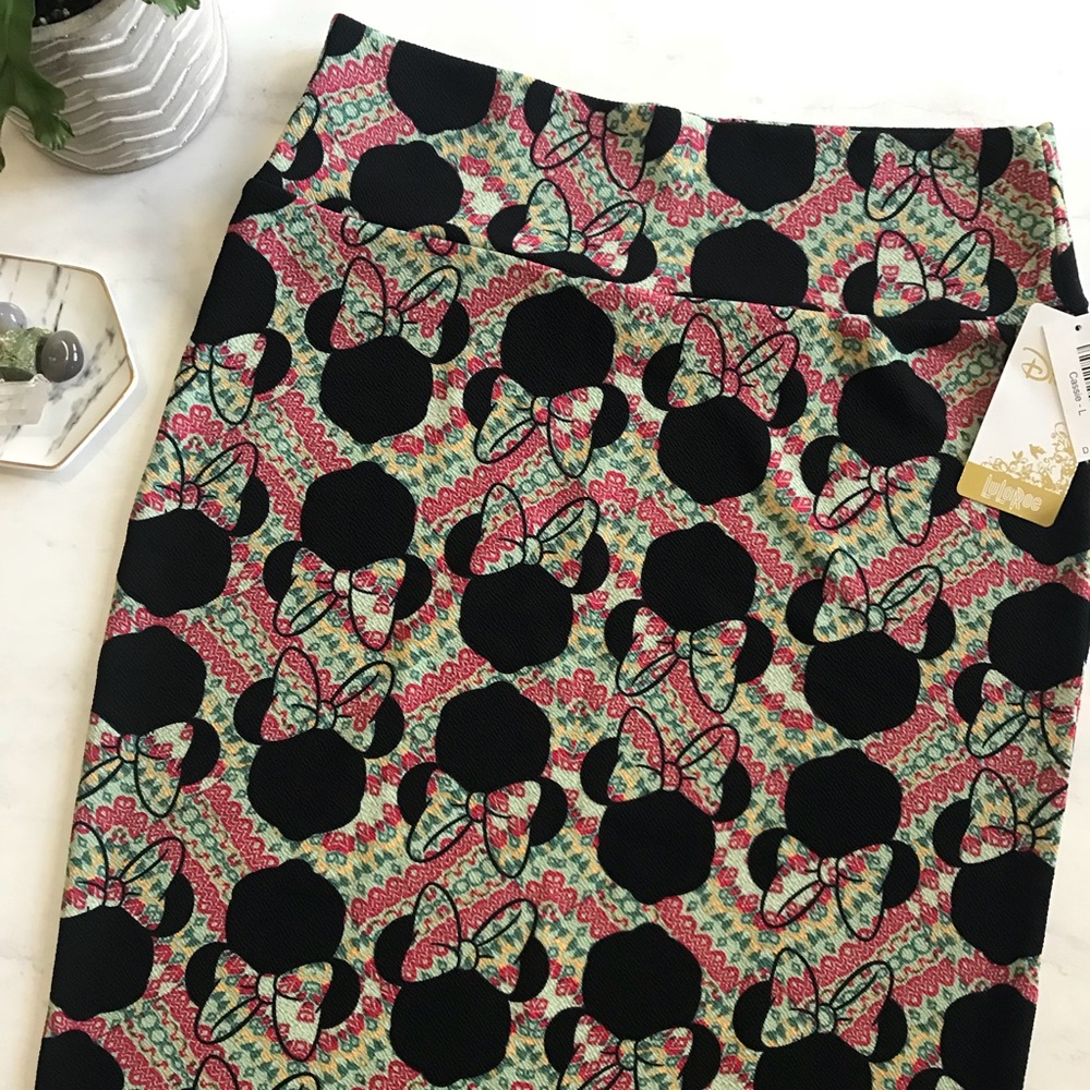 LulaRoe Disney collection Cassie skirt